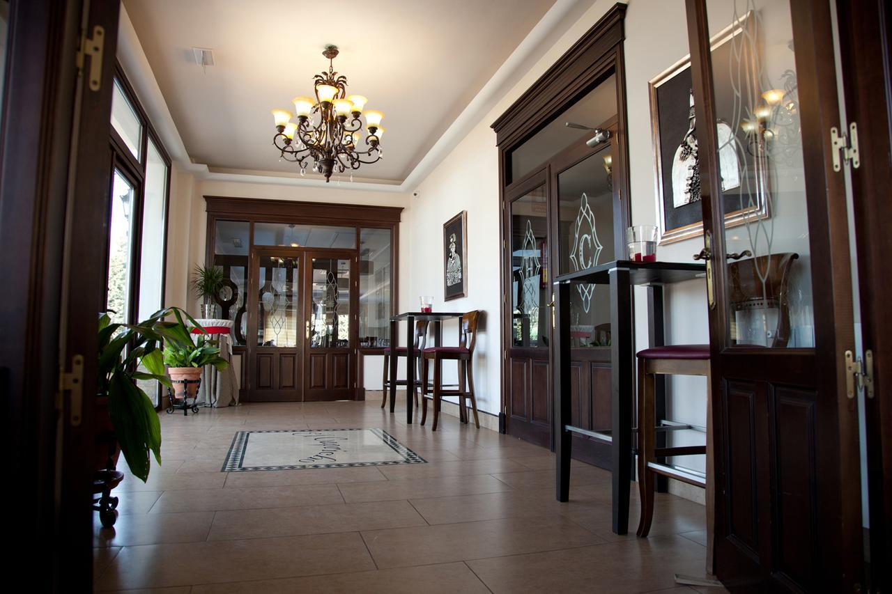 Hotel El Capricho Villanueva del Trabuco Extérieur photo